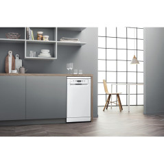 Hotpoint Ariston Lavastoviglie a libera installazione HSFC 3T127 C